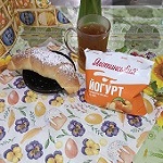 2 сніданок йогурт, булочка