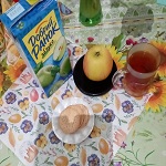 полуденок сік фруктовий, яблуко свіже, печиво