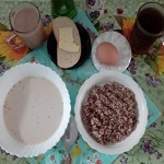 сніданок каша гречана, яйце, хліб