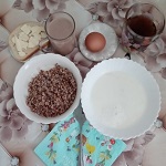 сніданок каша гречана, яйце варене, чай