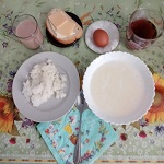сніданок каша рисова,яйца варене, сир твердий, чай